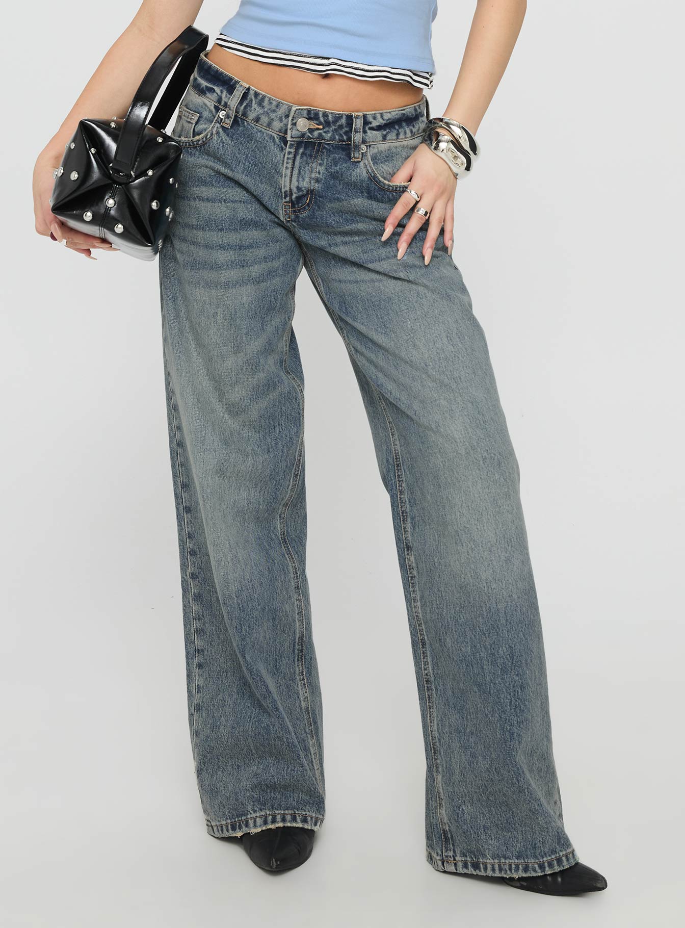 Zaralyn Low Rise Wide Leg Jeans Mid Blue Wash