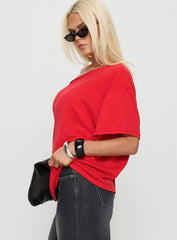 Winny Off Shoulder Tee Red
