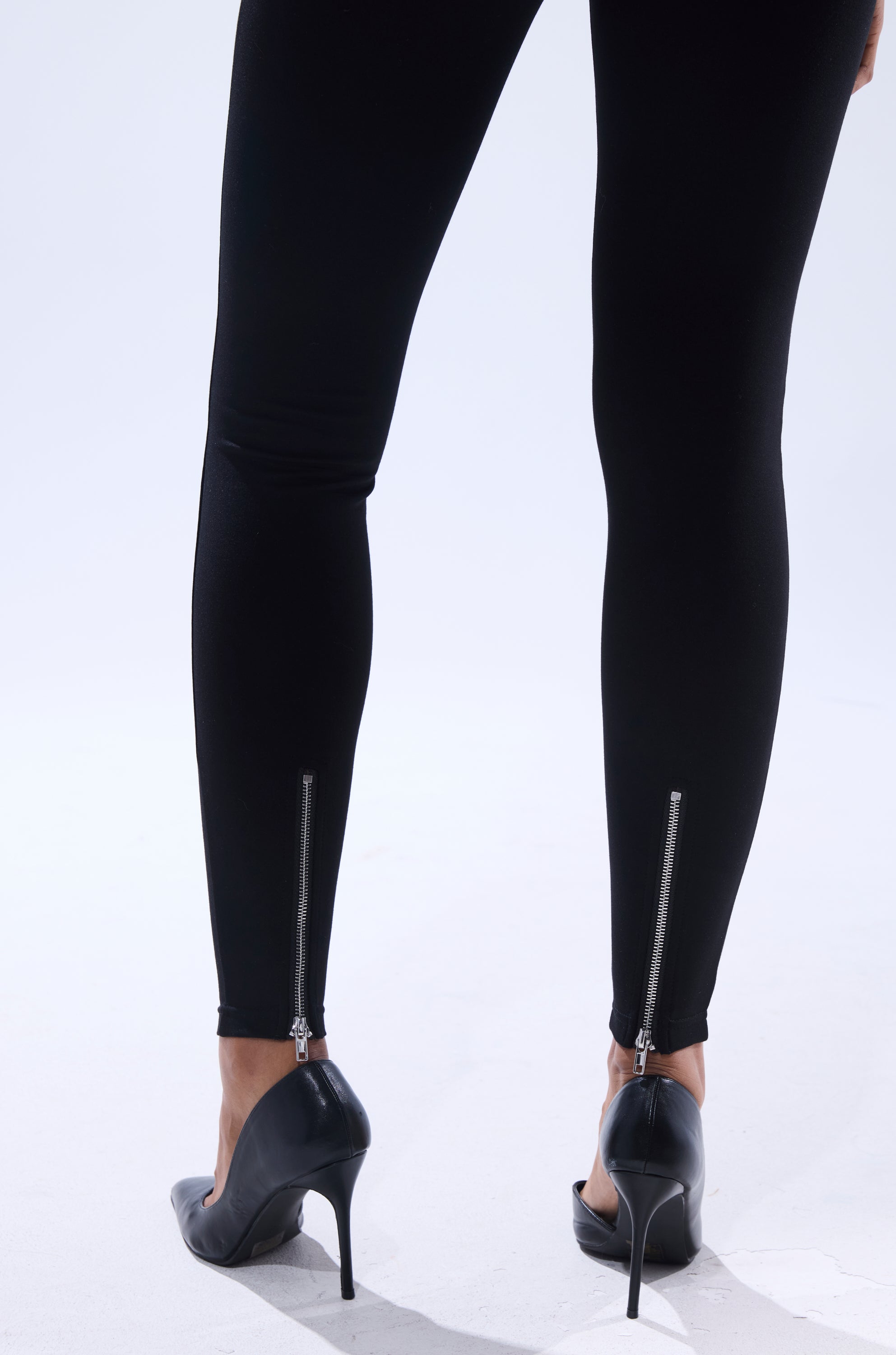 ZIP ME UP SEAMLESS LEGGING