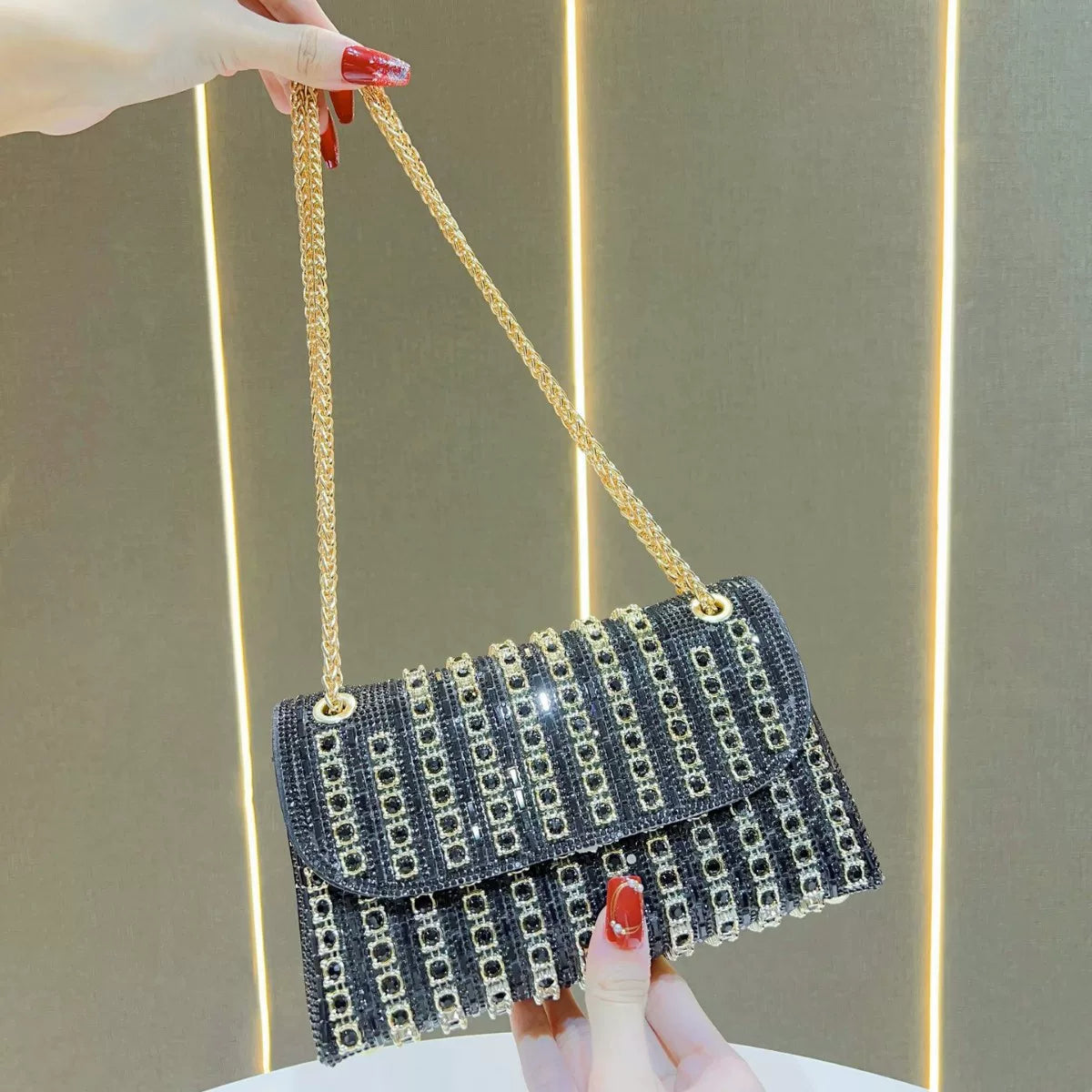 European and American High-End Diamond-Encrusted Small Square Evening Bag – Chain Shoulder and Crossbody Armpit Bag