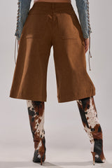 I KNOW IT SUEDE JORTS
