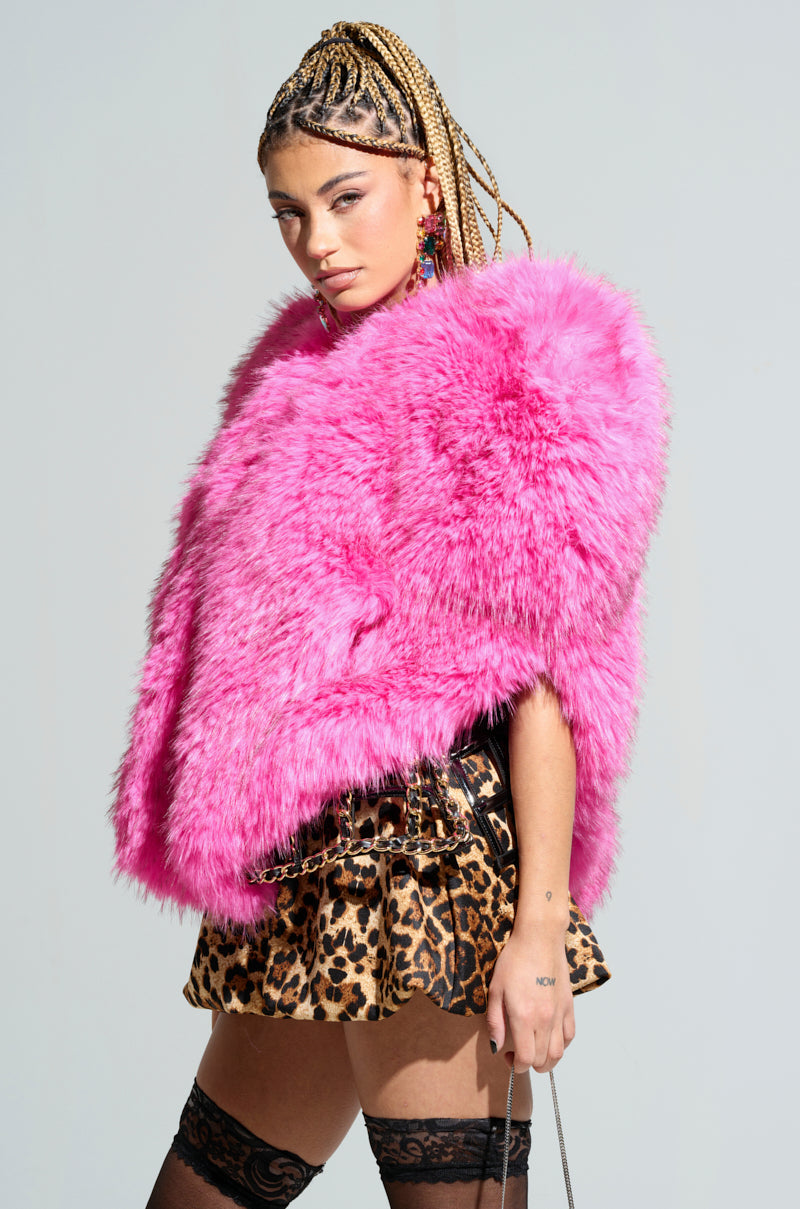 STAR CROSSED LOVER FAUX FUR HEART VEST