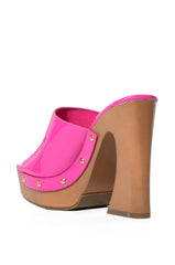 AMANDA SLIP ON PATENT SANDAL IN PINK