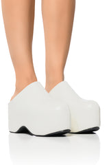 AZALEA WANG BALM WHITE PU CLOG