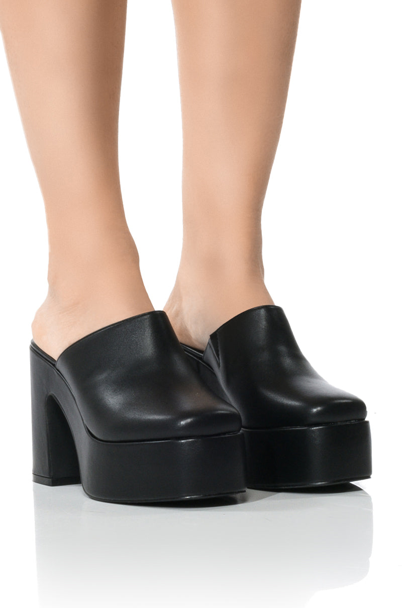 AZALEA WANG CAMBRIA BLACK CHUNKY CLOG