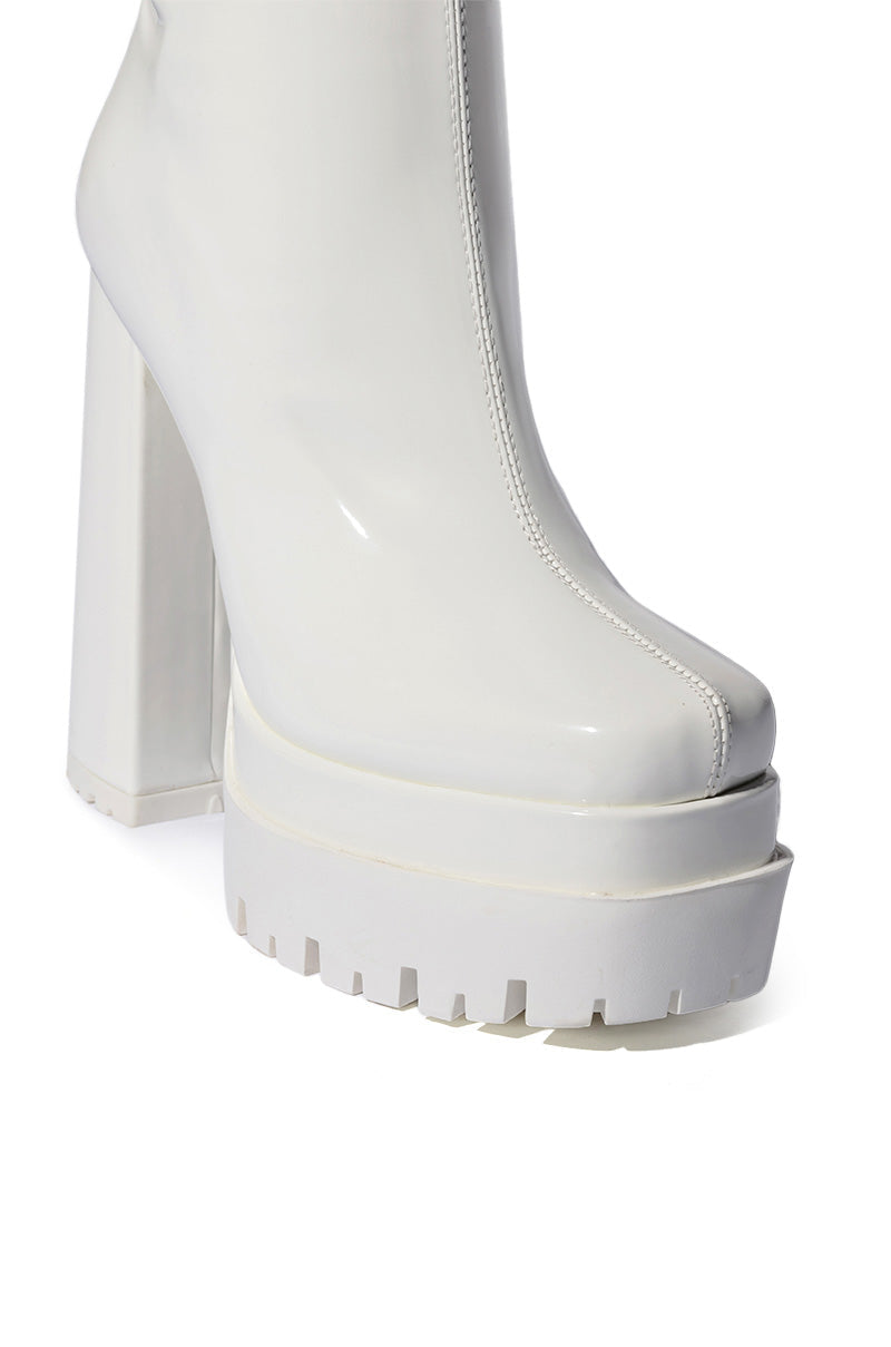 AZALEA WANG VIPER PATENT BOOTIE IN WHITE