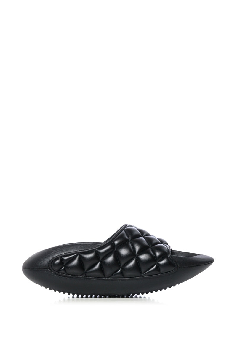 EGOMAR QUILTED DESIGN SLIP ON SANDAL IN BLACK
