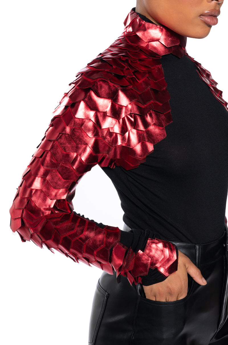 NASTASIA SCALE SHOULDER DETAIL TOP