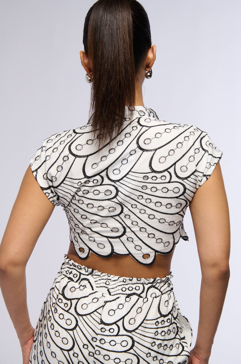 SET YOU FREE CROP WOVEN TOP