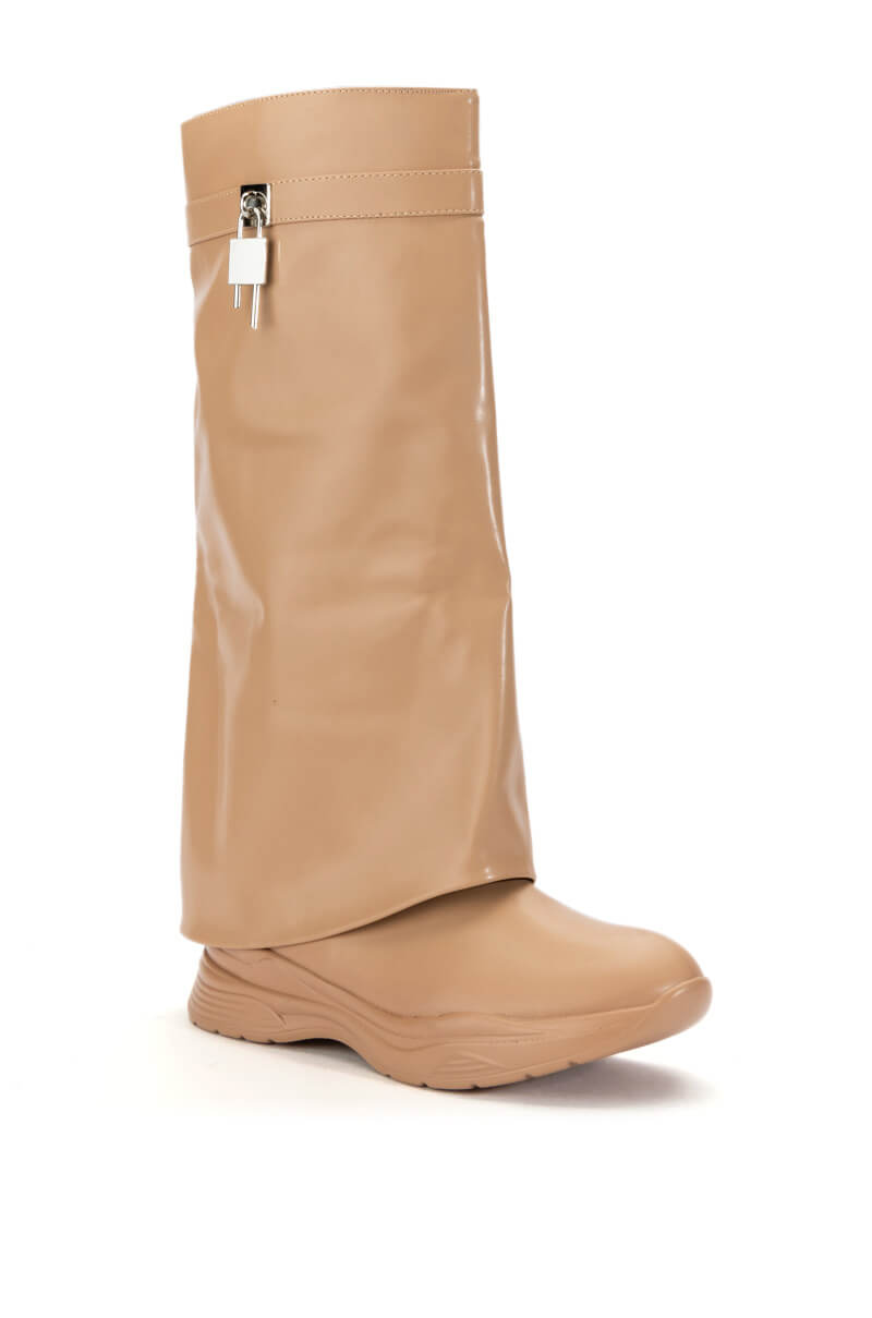 TRIPLE SEC FOLD OVER FLAT BOOT IN NUDE