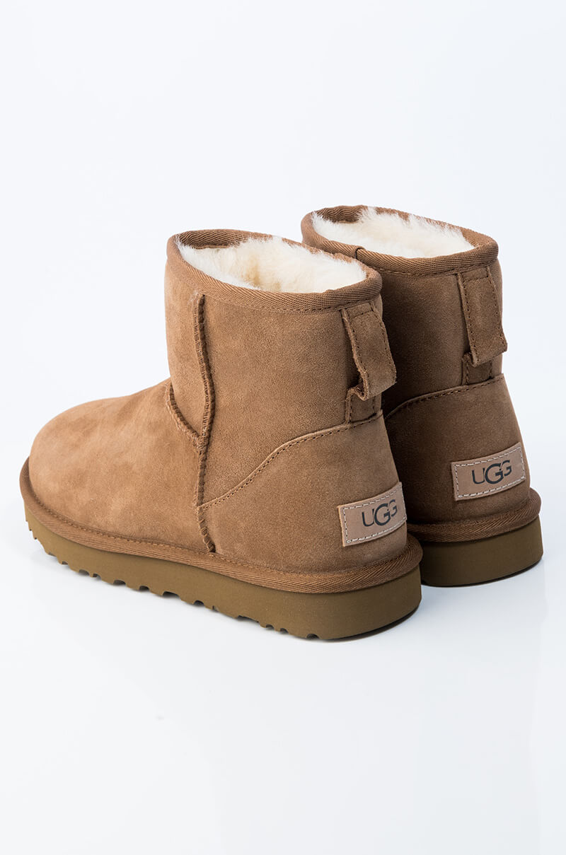 UGG CLASSIC MINI II BOOTIE IN CHESTNUT