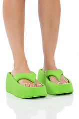 VERONICA BASIC FLATFORM FLIP FLOP SANDAL IN LIME